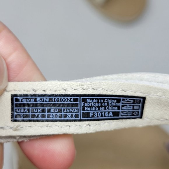 Teva Universal Leather Strappy Sandal White Beige sz 9 - Picture 6 of 7